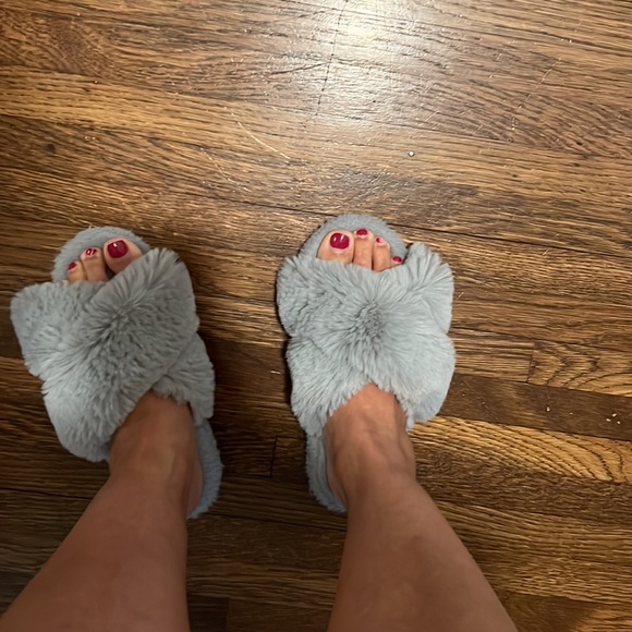 Fuzzy Slippers - Picture 3 of 3
